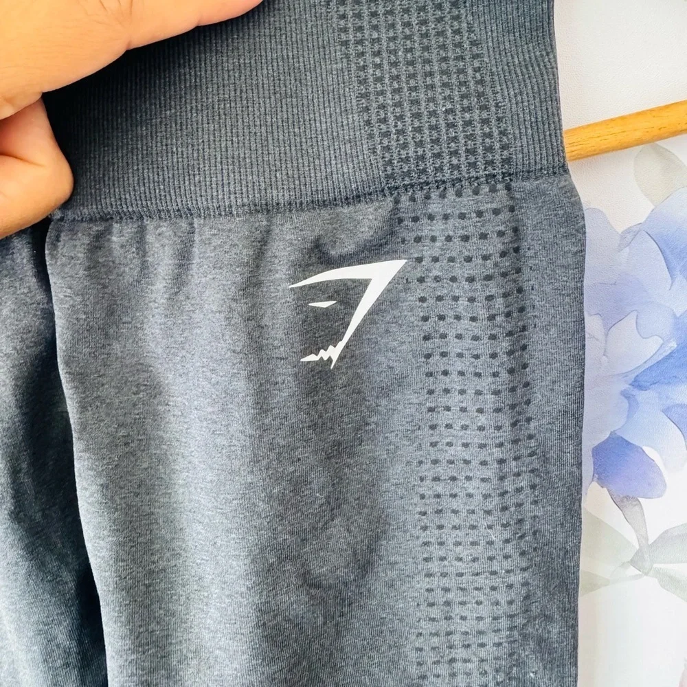 Gymshark Black Performance Leggings - Picture 3 of 8